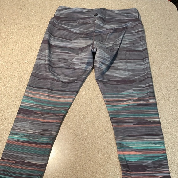 Prana Yoga Capri Leggings - Picture 4 of 5